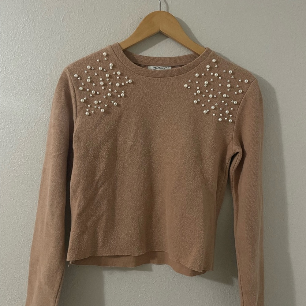 Zara brown sweater with pearls